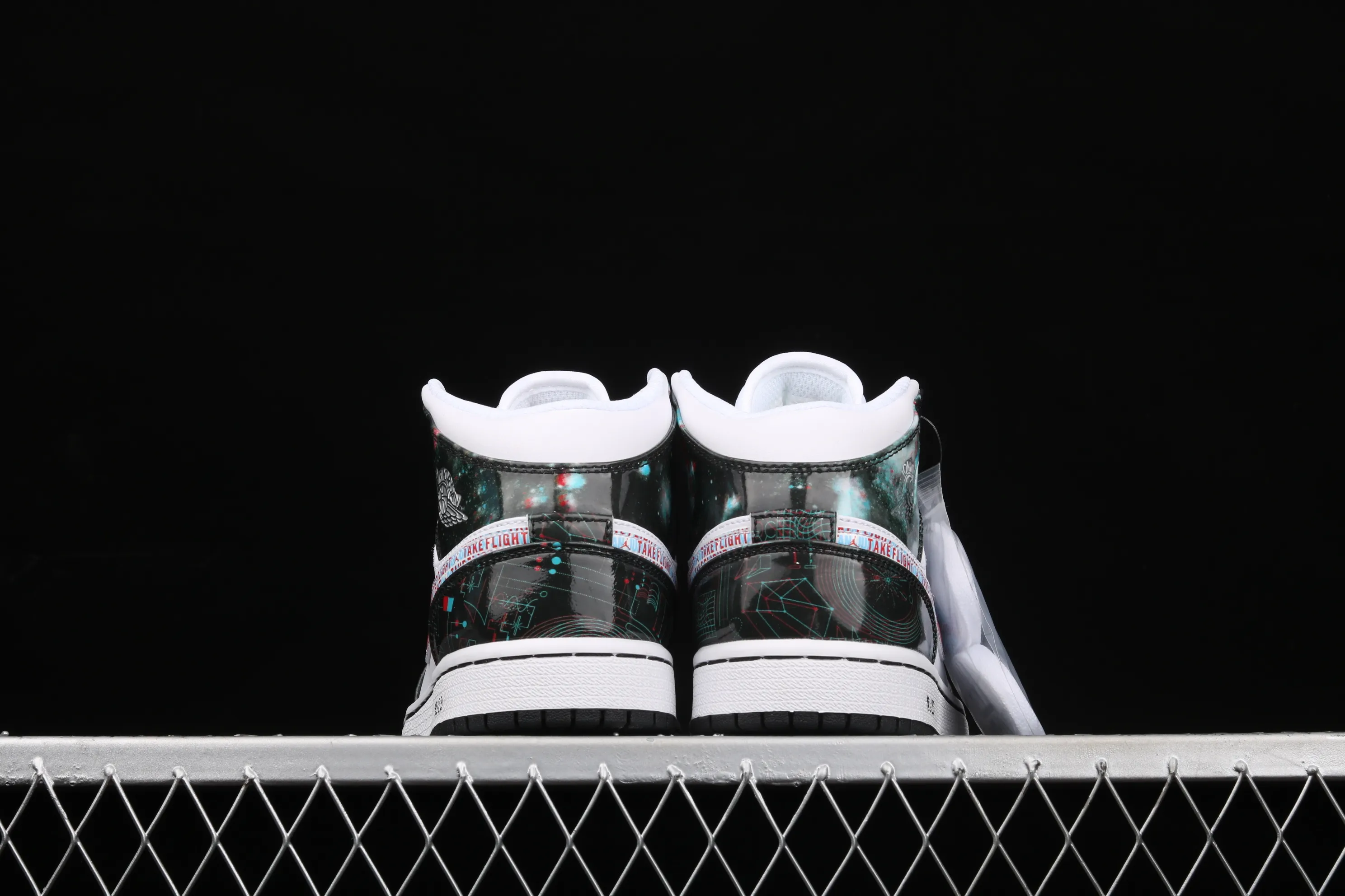 All categories Air Jordan Jordan series basketball shoes Air Jordan 1 Mid Air Jordan 1 Mid SE AJ1 Joe 1 naked eye 3D limited edition Chinese basketball shoes BQ6931-114